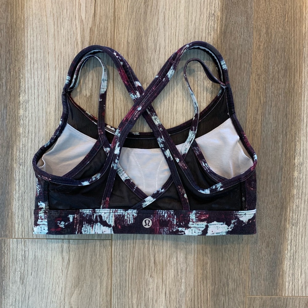 Lululemon sports bra